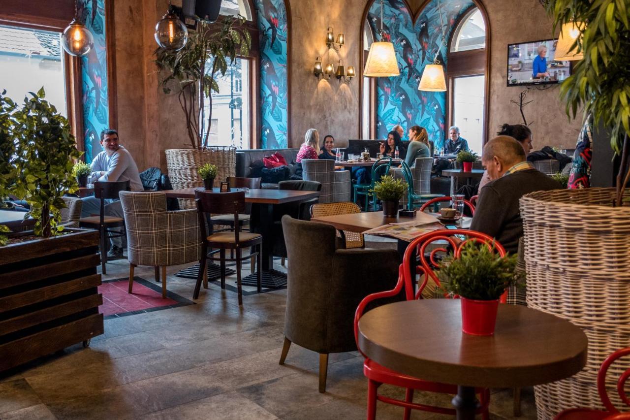 Hotel Grand Hedonist Pančevo Екстериор снимка
