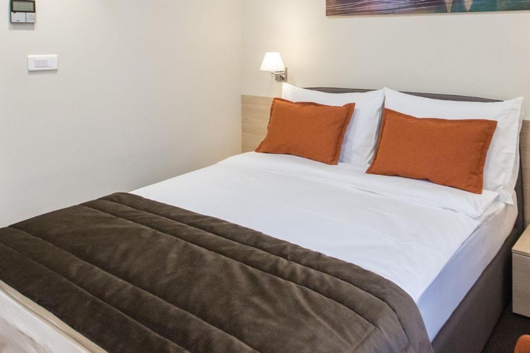 Hotel Grand Hedonist Pančevo Екстериор снимка
