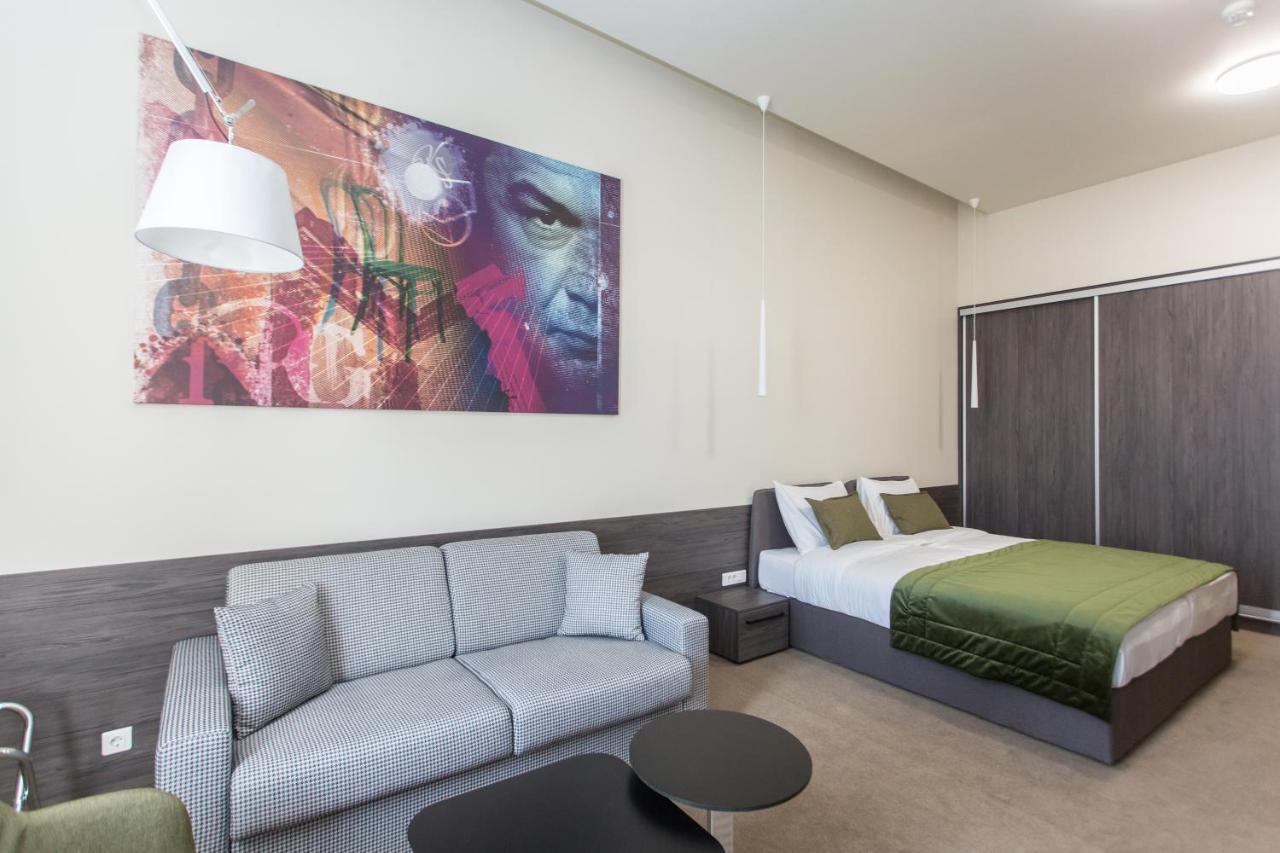 Hotel Grand Hedonist Pančevo Екстериор снимка